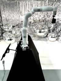 Glamorbot